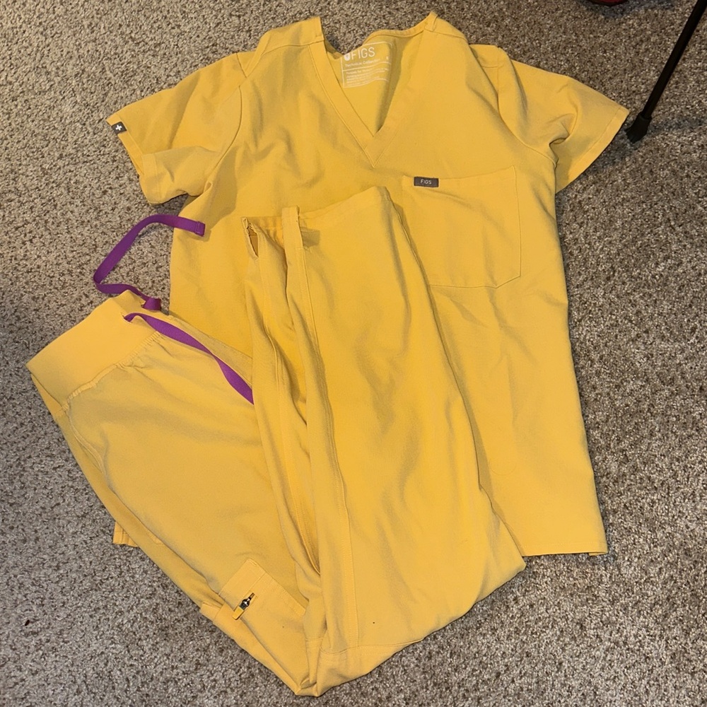 Figs Mustard Yellow V-Neck Scrub set